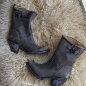 Leather Mastisse chic boots